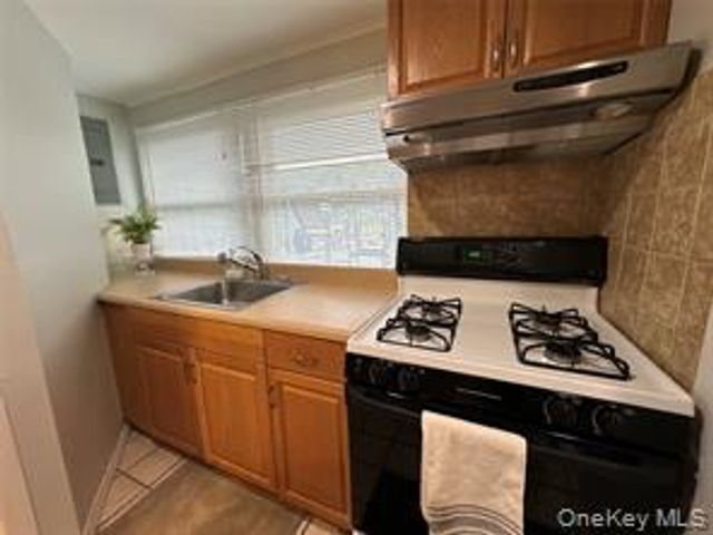 3 Partridge Lane, East Setauket, NY 11733