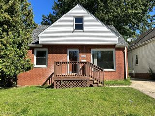 16401 Clearview Avenue, Cleveland, OH 44128