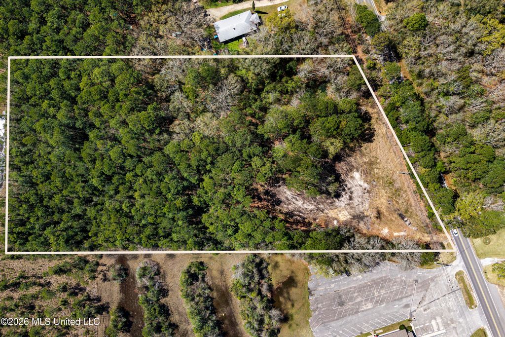 8515 Ocean Springs Road, Ocean Springs, MS 39564