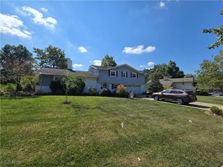 24654 Hawthorne Drive, Beachwood, OH 44122