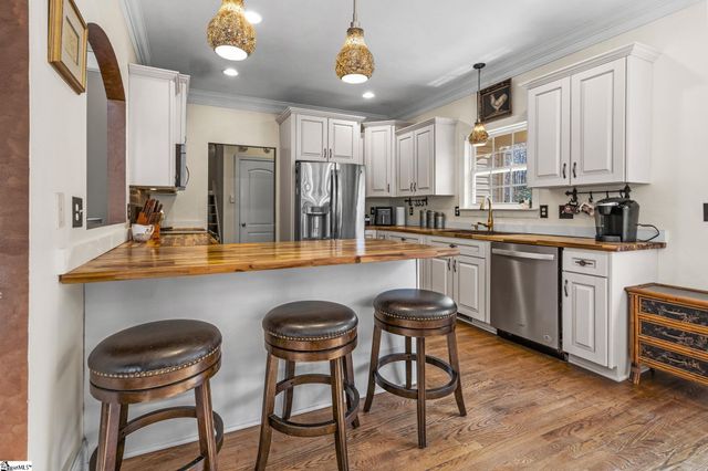 204 Cove Harbor Court, Taylors, SC 29687