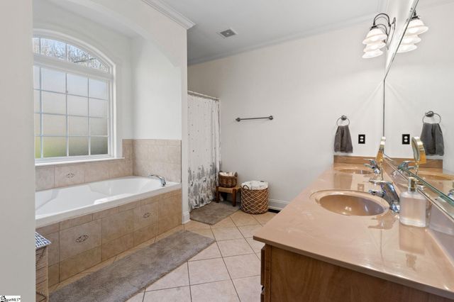 204 Cove Harbor Court, Taylors, SC 29687