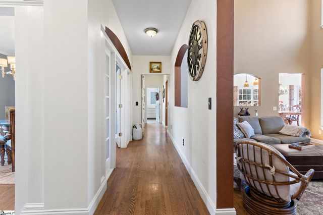 204 Cove Harbor Court, Taylors, SC 29687