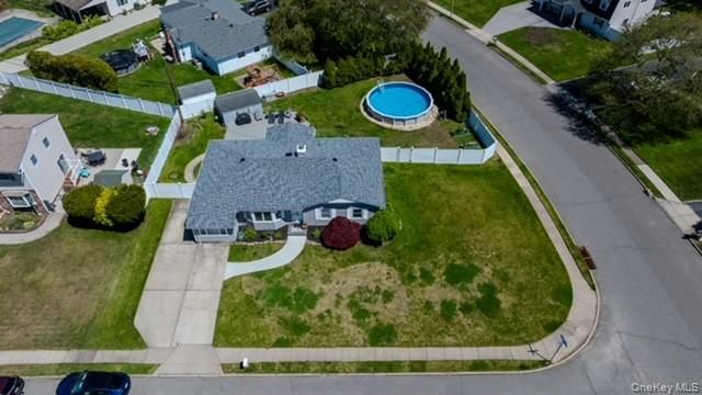 41 Jenny Lane, Holtsville, NY 11742