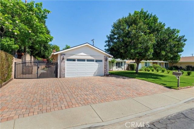 832 N Pershore Avenue, San Dimas, CA 91773