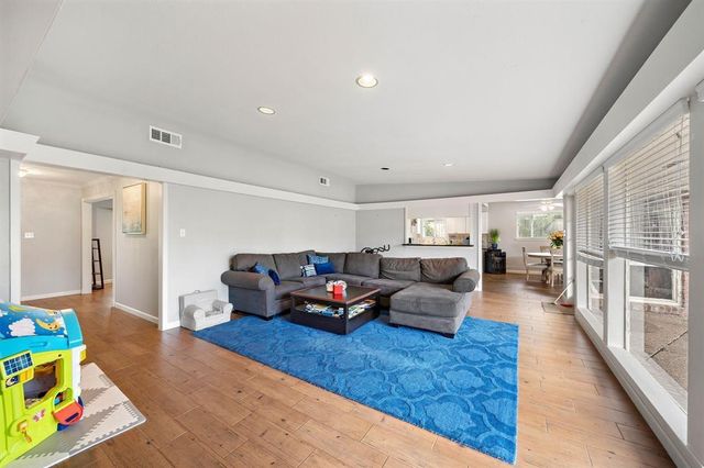 4922 Braesvalley Drive, Houston, TX 77096