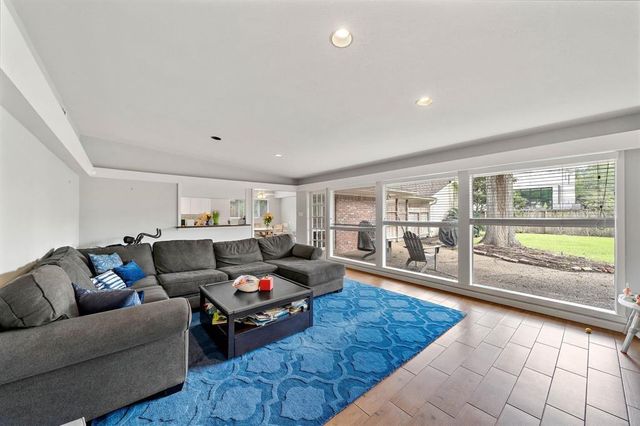 4922 Braesvalley Drive, Houston, TX 77096