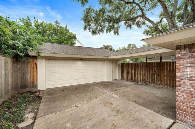4922 Braesvalley Drive, Houston, TX 77096