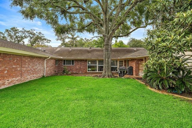 4922 Braesvalley Drive, Houston, TX 77096