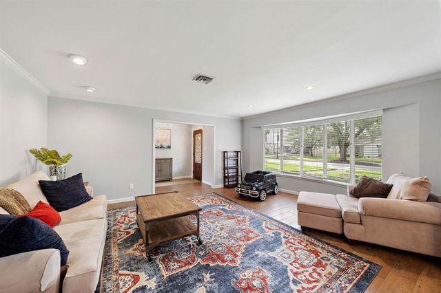 4922 Braesvalley Drive, Houston, TX 77096