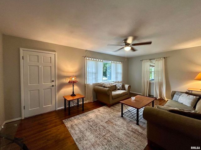 1275 E PARK Street, Carbondale, IL 62901