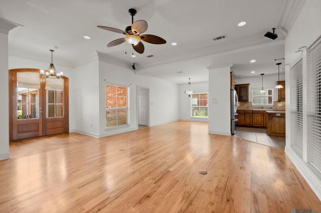 32819 Fox Run Dr, Walker, LA 70785