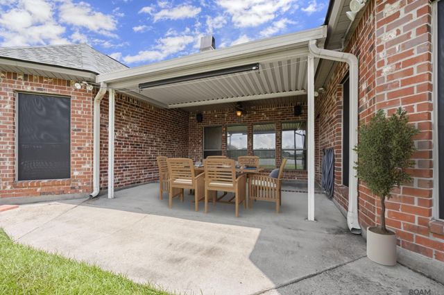 32819 Fox Run Dr, Walker, LA 70785