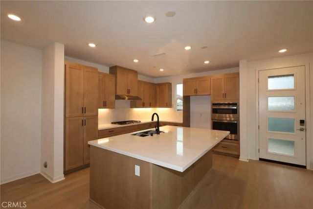 27309 Bear Paw Lane, Valencia, CA 91381