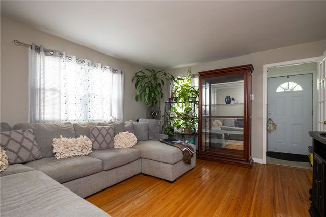 110 Brookhaven Terrace, Rochester, NY 14621