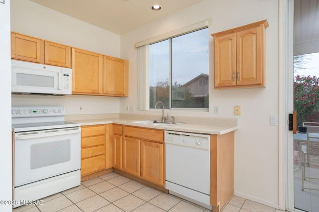 7992 W Cottonwood Wash Way, Tucson, AZ 85743