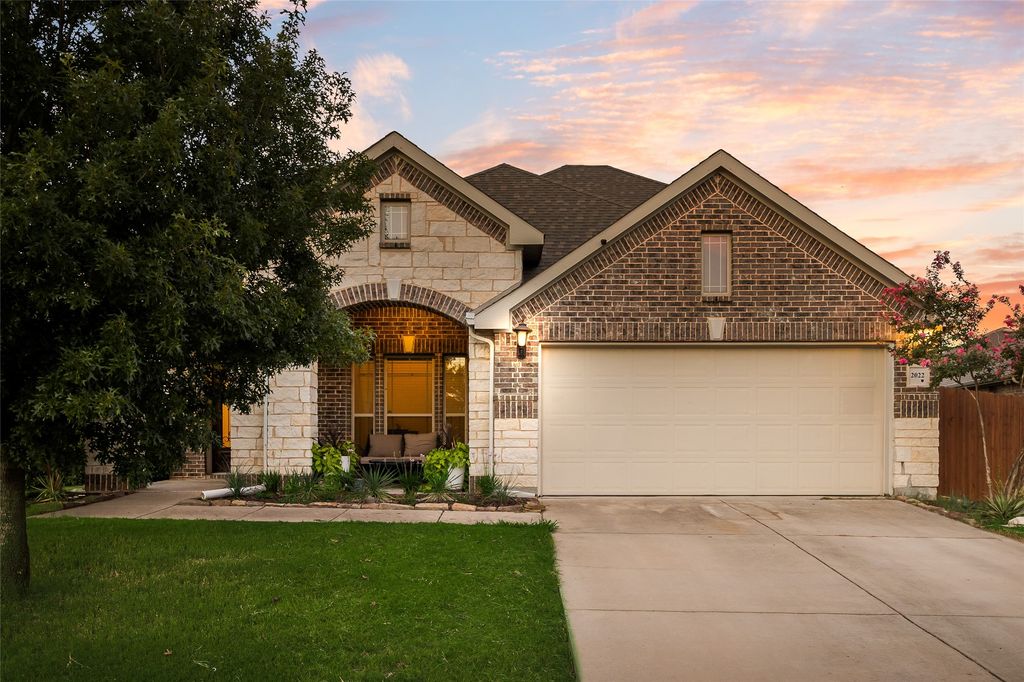 2022 Brenham Drive, Heartland, TX 75126