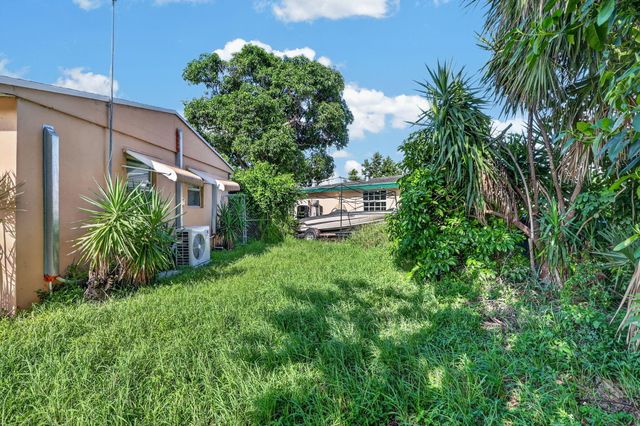 4351 Colt Lane, West Palm Beach, FL 33406