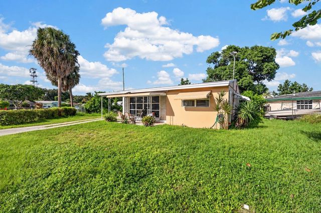 4351 Colt Lane, West Palm Beach, FL 33406