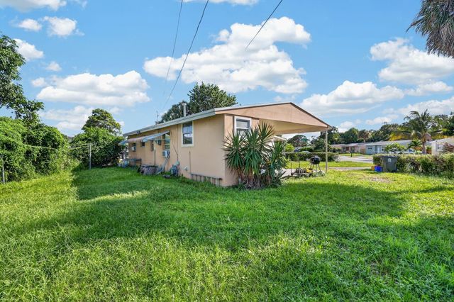 4351 Colt Lane, West Palm Beach, FL 33406