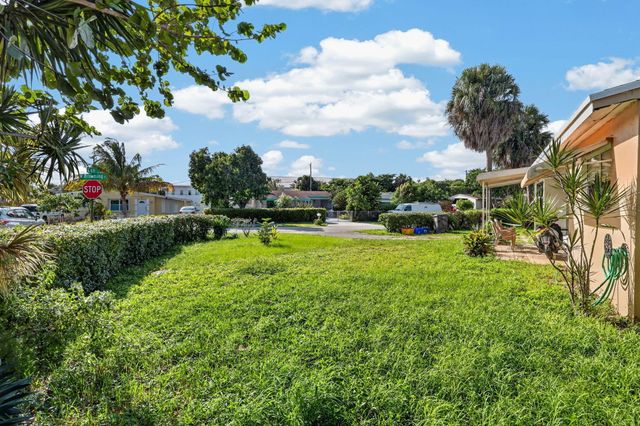 4351 Colt Lane, West Palm Beach, FL 33406