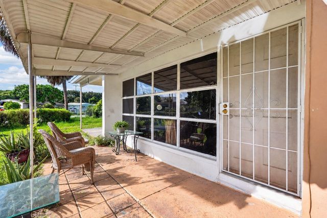 4351 Colt Lane, West Palm Beach, FL 33406