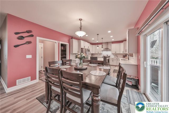 912 Fairway Drive, Forks Twp, PA 18040