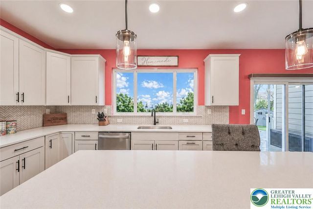 912 Fairway Drive, Forks Twp, PA 18040