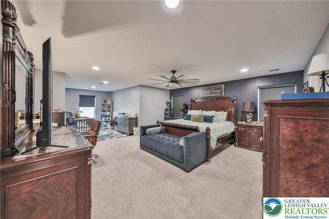 912 Fairway Drive, Forks Twp, PA 18040