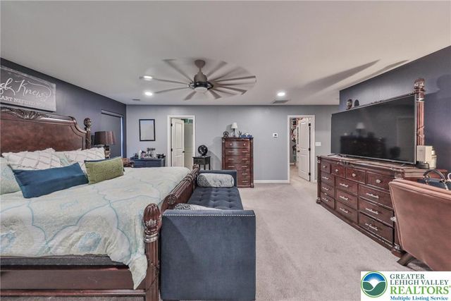 912 Fairway Drive, Forks Twp, PA 18040