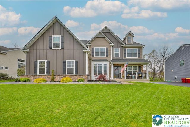 912 Fairway Drive, Forks Twp, PA 18040
