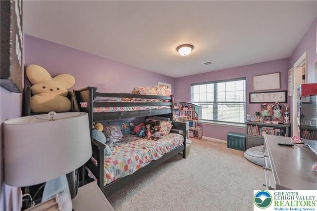 912 Fairway Drive, Forks Twp, PA 18040