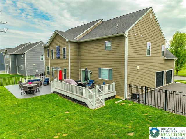 912 Fairway Drive, Forks Twp, PA 18040