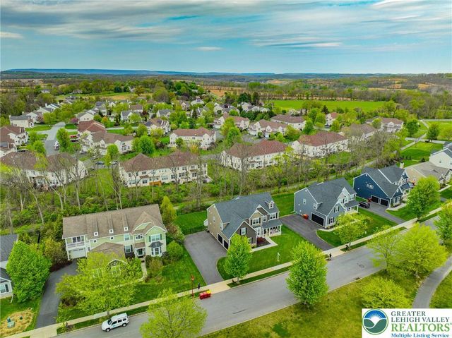 912 Fairway Drive, Forks Twp, PA 18040
