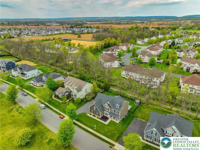 912 Fairway Drive, Forks Twp, PA 18040