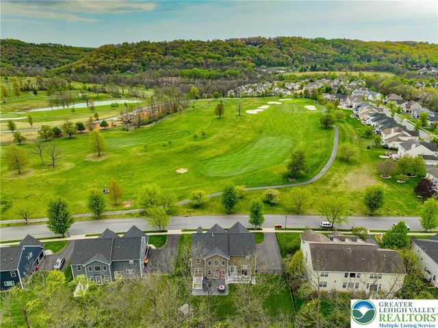 912 Fairway Drive, Forks Twp, PA 18040