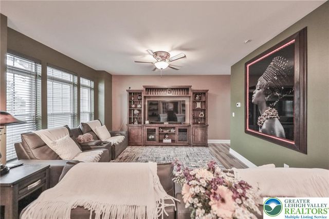 912 Fairway Drive, Forks Twp, PA 18040