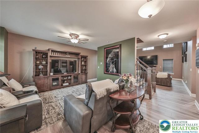 912 Fairway Drive, Forks Twp, PA 18040