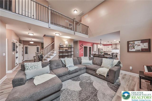 912 Fairway Drive, Forks Twp, PA 18040