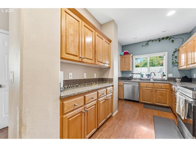 355 Ne SAINT JEAN Pl, Hillsboro, OR 97124