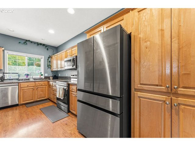 355 Ne SAINT JEAN Pl, Hillsboro, OR 97124