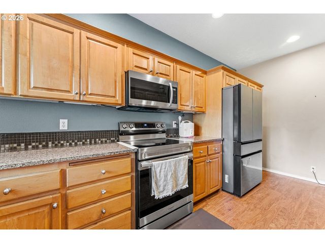 355 Ne SAINT JEAN Pl, Hillsboro, OR 97124
