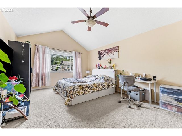 355 Ne SAINT JEAN Pl, Hillsboro, OR 97124