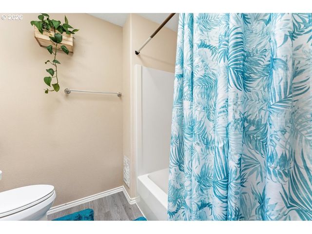 355 Ne SAINT JEAN Pl, Hillsboro, OR 97124