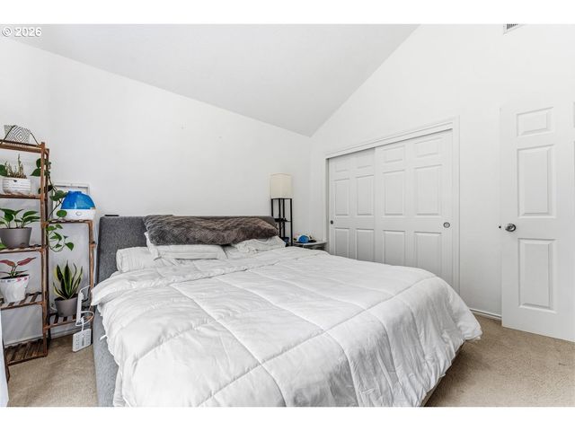 355 Ne SAINT JEAN Pl, Hillsboro, OR 97124