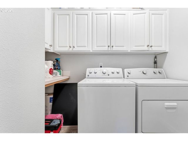355 Ne SAINT JEAN Pl, Hillsboro, OR 97124