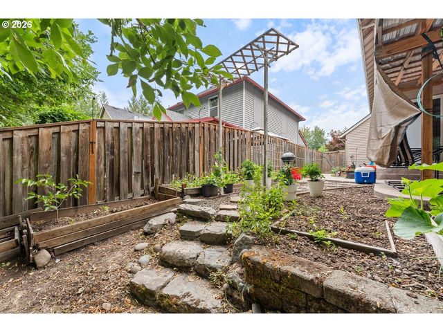 355 Ne SAINT JEAN Pl, Hillsboro, OR 97124