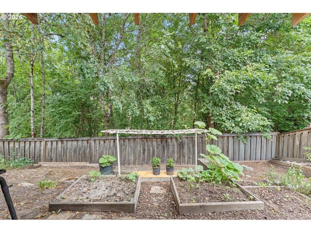 355 Ne SAINT JEAN Pl, Hillsboro, OR 97124