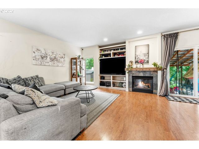 355 Ne SAINT JEAN Pl, Hillsboro, OR 97124