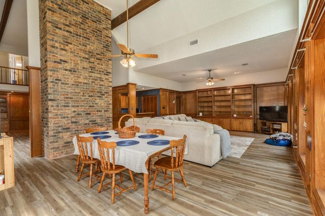 304 Arrowwood Street, Lake Jackson, TX 77566